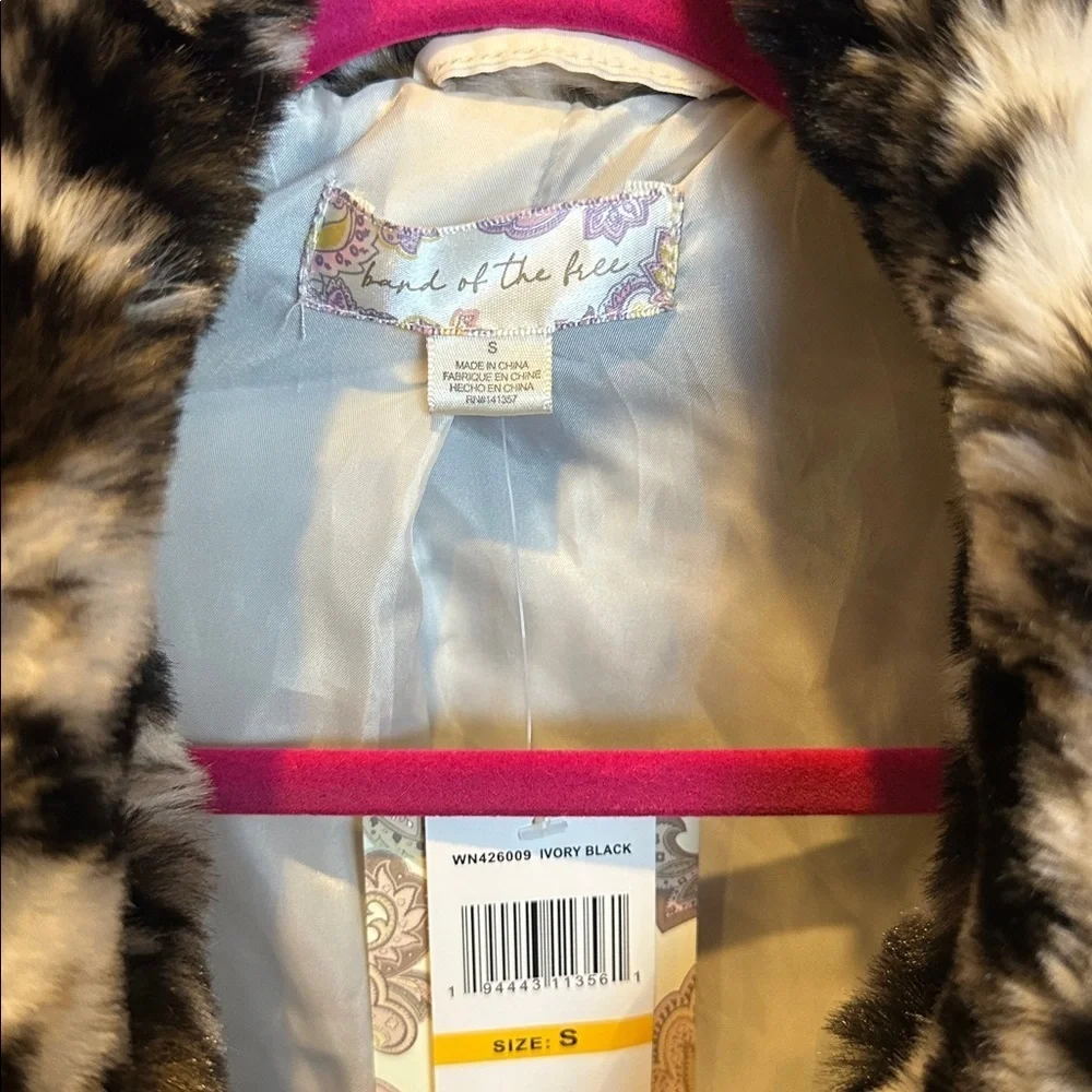 Band of the Free faux fur long sleeve open front cropped jacket size S NWT